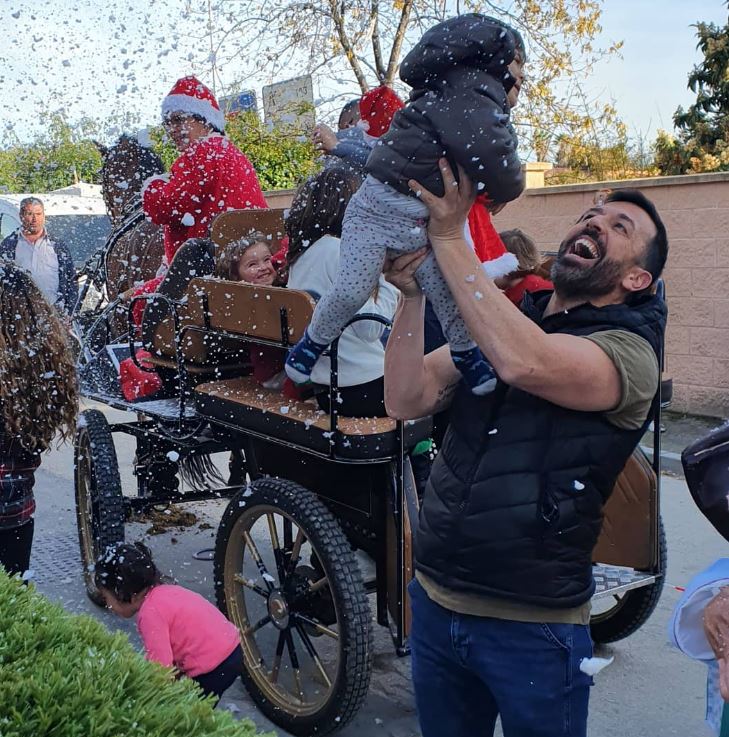 “El universo no contiene las suficientes riquezas, comparables al momento de ser papá. Esa palabra tan corta y tan grande en la vida de una persona”. 